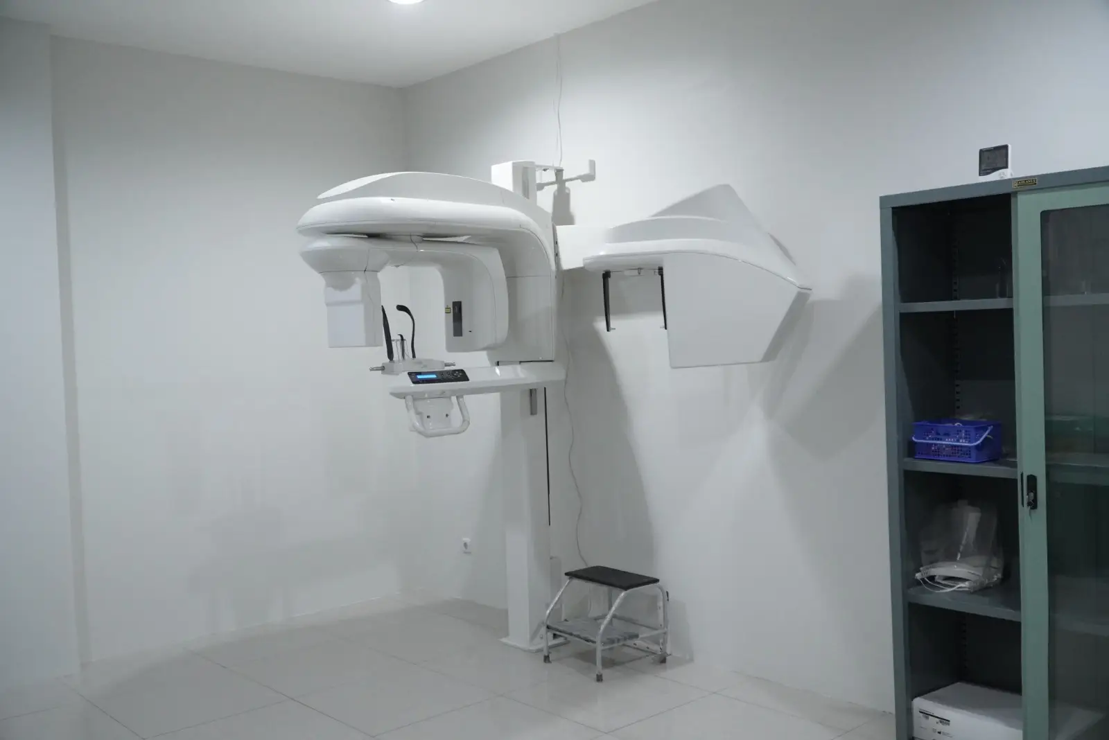 Peralatan radiologi kedokteran gigi RSIGM Sultan Agung